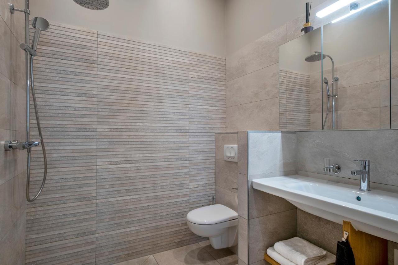 לה רושל Escale Rochelaise B&B, Spa Bain Nordique Et Sauna Tonneau מראה חיצוני תמונה